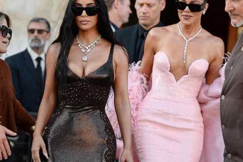 Kim Kardashian in Vintage Versace, Khloe in Pink Tamara Ralph Couture, and Kylie Jenner in Dilara..