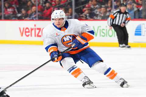 Islanders bolster defense by re-signing Tony DeAngelo right before NHL free agency opens