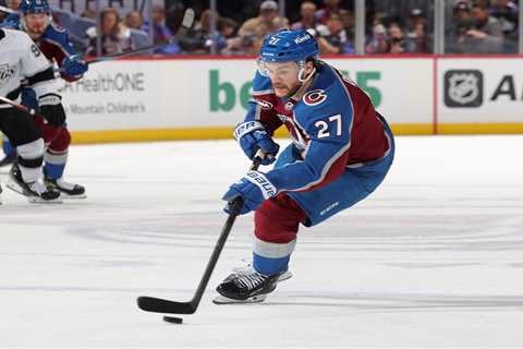 Islanders sign winger Jonathan Drouin for $8 million in NHL free agency