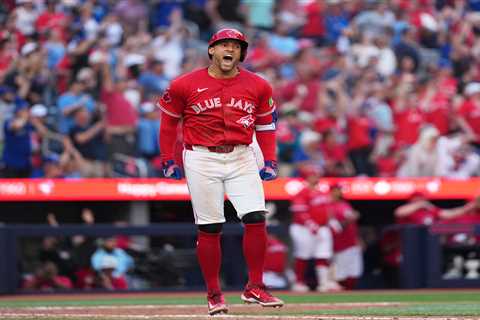 Yankees implode late again after critical call, grand slam in lopsided loss to Blue Jays