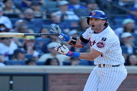 Jeff McNeil’s late home run propels Mets past sliding Yankees in Subway Series thriller