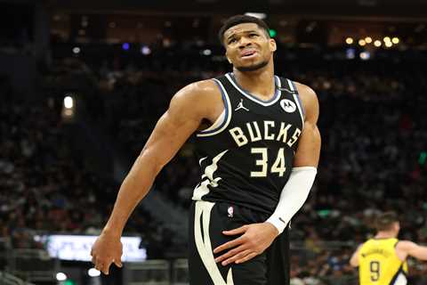 Sportsbooks make it clear on Giannis Antetokounmpo’s Bucks future as trade rumors swirl
