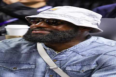 LeBron James dodges chance to clear up his Lakers future as trade rumors swirl