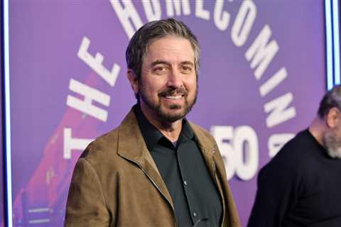 Ray Romano Takes a Swing at Eminem’s ‘Lose Yourself’ at Celebrity Golf Tournament Karaoke