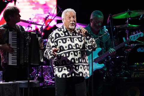 Tom Jones Postpones Concert Due to Upper Respiratory Infection: ‘I Know This Is Really..