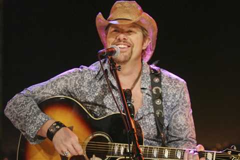 Chart Rewind: In 2005, Toby Keith Was ‘Good’ for Another Hot Country Songs No. 1