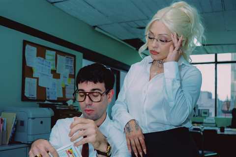 Mon Laferte & Conociendo Rusia Drop ‘Esto Es Amor’ & More Best New Music Latin