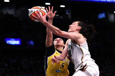 Breanna Stewart exits with lower leg injury in latest Liberty worry