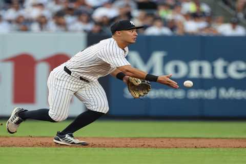 Yankees putting their faith in Anthony Volpe as errors mount
