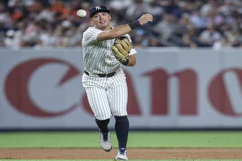 David Cone wants Yankees fans to give struggling Anthony Volpe a standing ovation