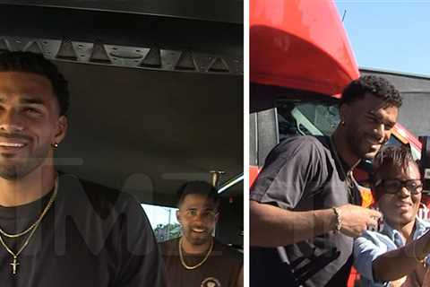 'Love Island USA' Stars Jeremiah & Kendall Surprise TMZ Tour Bus