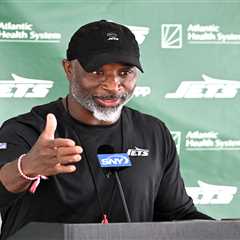 Aaron Glenn on quest to fix Jets’ penalty woes after players ‘weren’t listening’ last year
