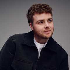 Alex Warren’s ‘Ordinary’ Leads Hot 100 for Ninth Week, ‘KPop Demon Hunters’ Slays With New Top 10