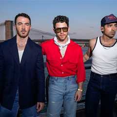 Jonas Brothers Bro Down With Jimmy Fallon Over Being Unabashed Girl Dads: ‘I’m Just Buying So..