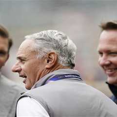 Twins owners halt sale of team in shocking move to keep club in the family