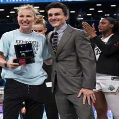 Courtney Vandersloot receives championship ring as Liberty stare down another decision for role..
