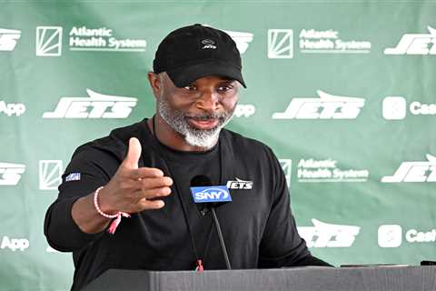 Aaron Glenn on quest to fix Jets’ penalty woes after players ‘weren’t listening’ last year