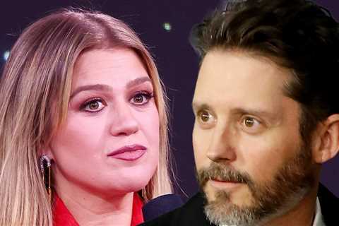 Kelly Clarkson's Ex-Husband Brandon Blackstock Dead at 48