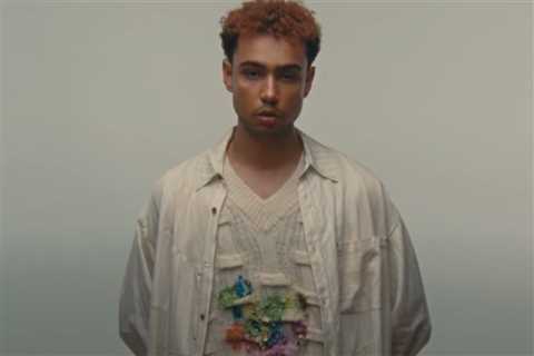 Watch Archie Madekwe Perform ‘Love and Obsession’ in Exclusive Clip From ‘Lurker’