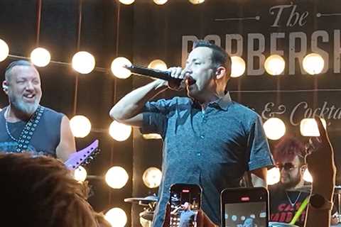 Backstreet Boys' Howie Gives Surprise 'I Want It That Way' Performance in Vegas