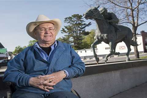 Ron Turcotte, Hall of Fame jockey who rode Secretariat to 1973 Triple Crown, dead at 84