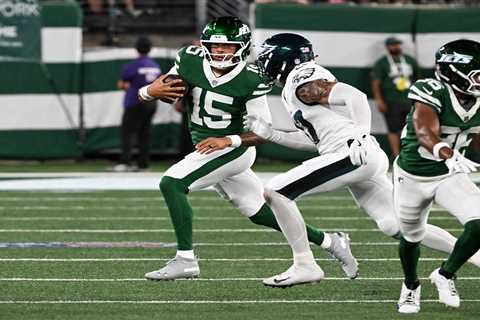 Jets QB questions persist and other takeaways from preseason loss to Eagles