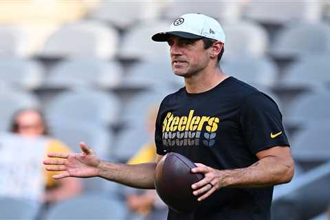 Aaron Rodgers isn’t buying into Jets-Steelers hype before his Week 1 return