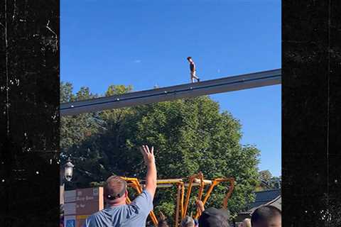 Boy Wanders Onto Closed Monorail Track at Hersheypark, On Video