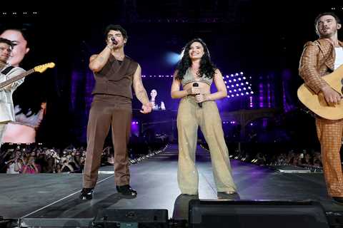 How Jonas Brothers Tour Is Making Every Concert an Event With Fifth Harmony Reunion, ‘Camp Rock’..