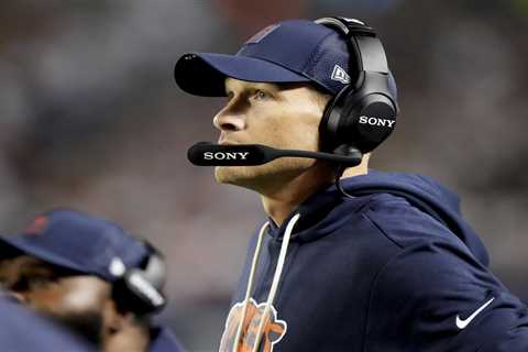 Ben Johnson skewered over fourth-quarter decision as Bears collapse on ‘MNF’