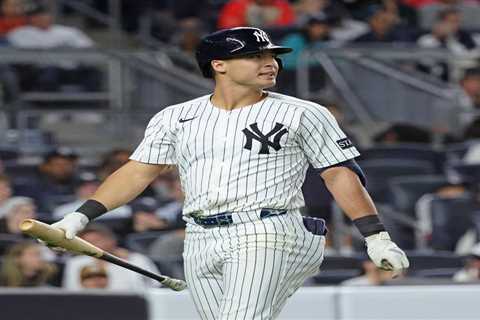 Struggling Yankees shortstop Anthony Volpe dealing with shoulder issue months after feeling ‘pop’