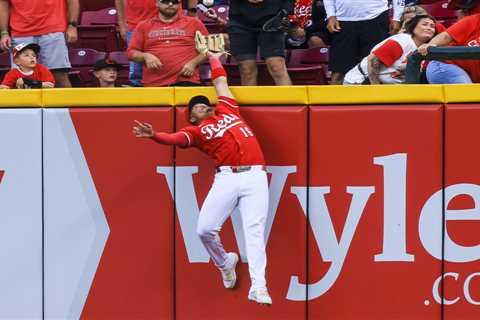 Reds’ Noelvi Marte robs game-tying home run in stunning blow to Mets in wild-card race