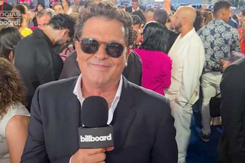 Carlos Vives Talks About How He Became An Agent of Change | Premios Juventud 2025