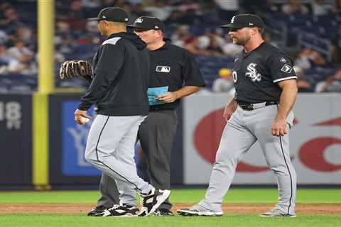 White Sox reliever has to change glove after umpire’s inspection
