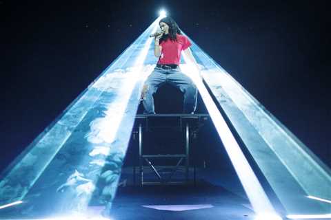 Lorde Brings ‘Virgin’ Home With Ultrasound Tour Stop at Madison Square Garden: 7 Best Moments