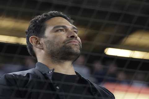 Ex-Jets QB Mark Sanchez stabbed in Indianapolis, hospitalized