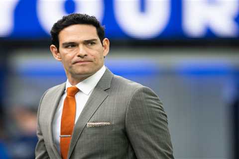 Ex-Jets star Mark Sanchez released from hospital, taken directly to jail after alleged drunken..