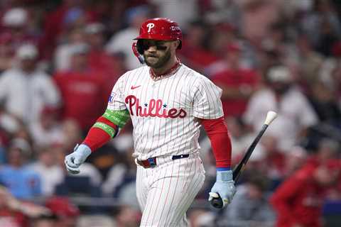 FanDuel promo code: Bet $5, get $300 in bonus bets if your bet wins for Dodgers vs. Phillies