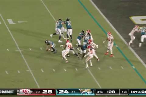 Chris Jones destroyed for effort on game-winning touchdown as Chiefs collapse vs. Jaguars