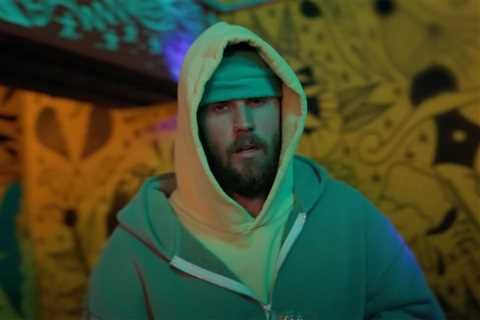 Justin Bieber Doesn’t Need Anyone to Hold His Beer For Groovy ‘Bad Honey’ Music Video