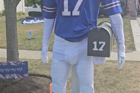 Bills fan made a life-sized mailbox of this Buffalo great — and it even talks