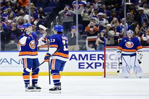 Islanders’ Matthew Schaefer scores first goal of NHL career