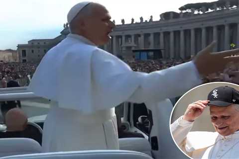 Pope Leo has epic response to Cubs fan trolling him in crowd