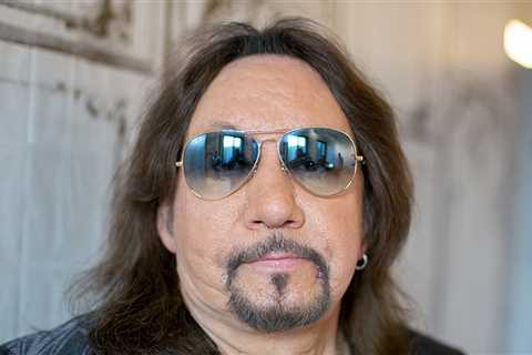 KISS Guitarist Ace Frehley On Life Support With Brain Bleed