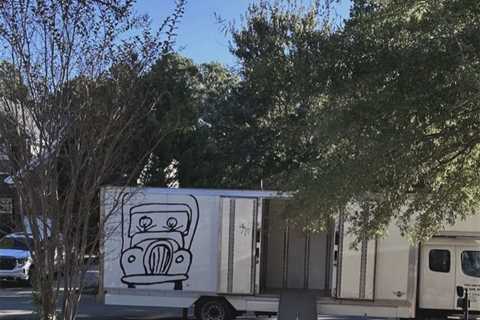 Bill Belichick’s daughter-in-law causes stir with North Carolina moving photo