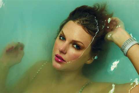 Taylor Swift’s ‘The Life Of A Showgirl’ Dazzles on ARIA Charts