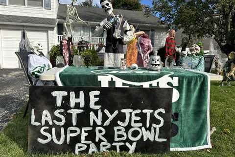 NFL Horror show: Halloween displays show Jets have only a ghost of a chance