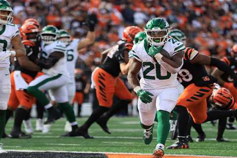 Jets get first win with stunning comeback against Bengals hours after Nick Mangold’s death