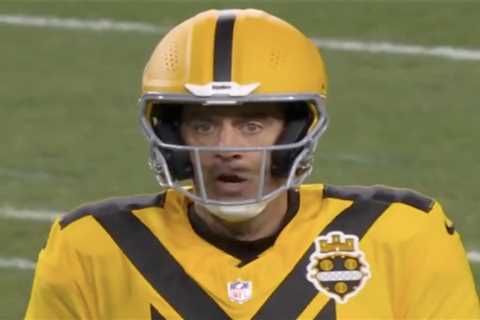 Fuming Aaron Rodgers has NSFW reaction to dropped touchdown pass in Steelers loss