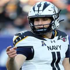 USF vs. Navy prediction: Odds, picks, best bet for Saturday’s AAC headliner